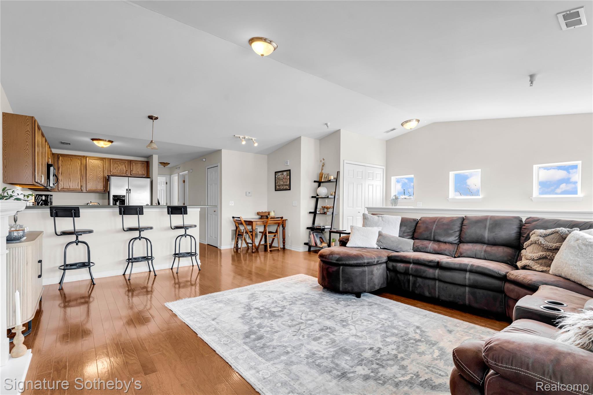 390 Hilton Road Ferndale, MI 48220 - Photo 3 of 23 04-390 Hilton Rd-4.jpg