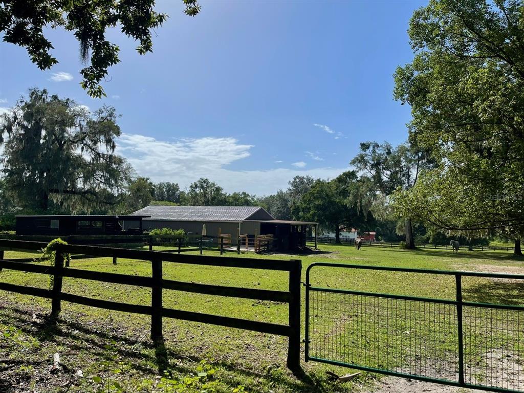2309 Southwest 66th Street Ocala, FL 34476 - Photo 14 of 35 a view of a bench in the terrace