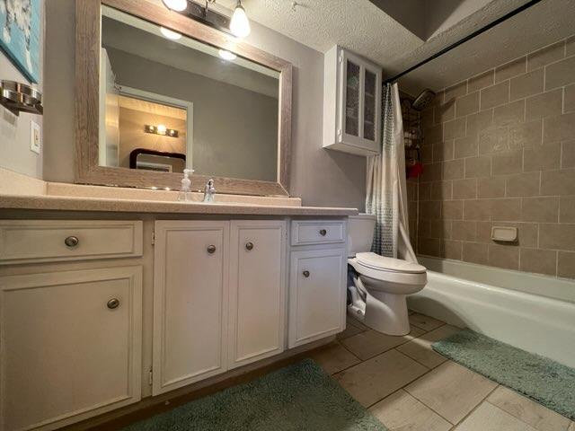 4405 Green Ridge Drive Columbus, GA 31909 - Photo 22 of 31 a bathroom with a sink a toilet and a bathtub