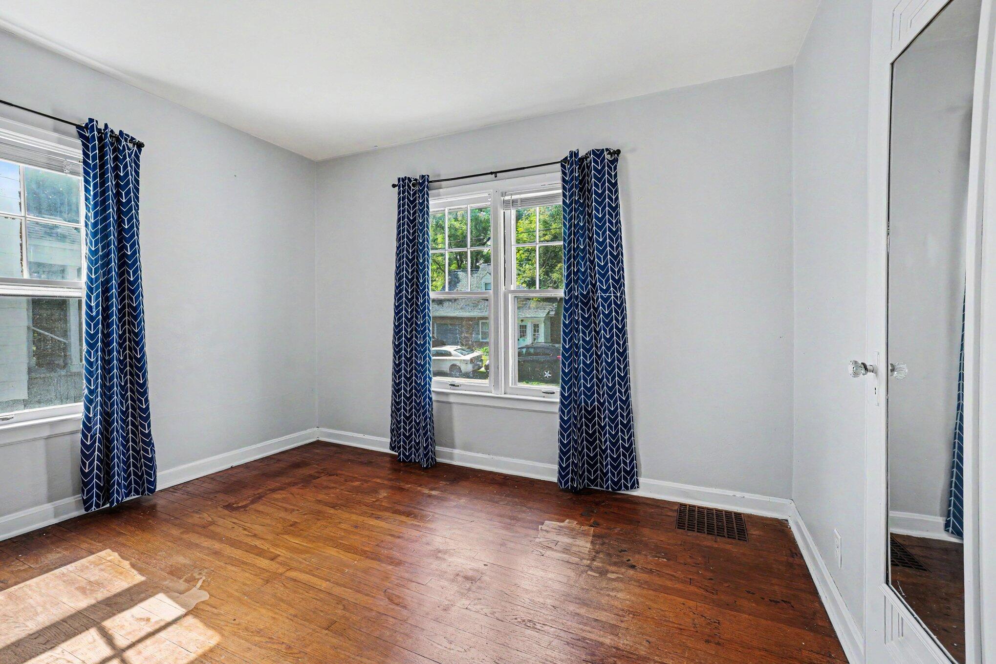 166 Ridgewood Street Kalamazoo, MI 49001 - Photo 19 of 30 019_file_5938