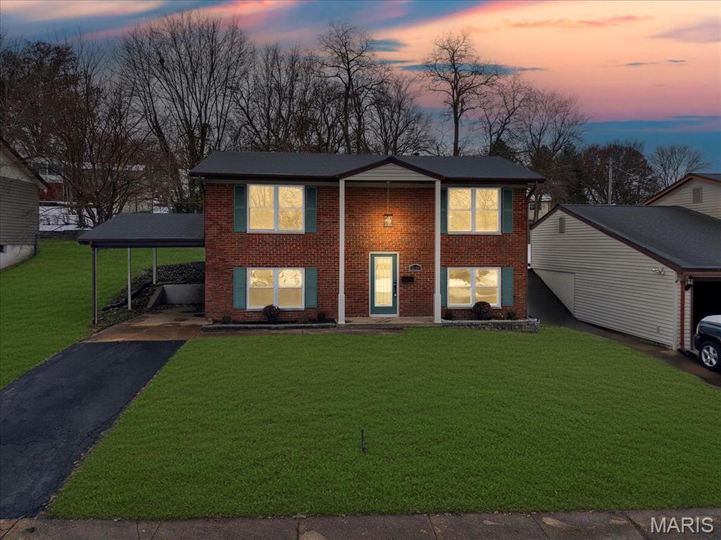 5376 Ville Rosa Lane Hazelwood, MO 63042 - Photo 1 of 41