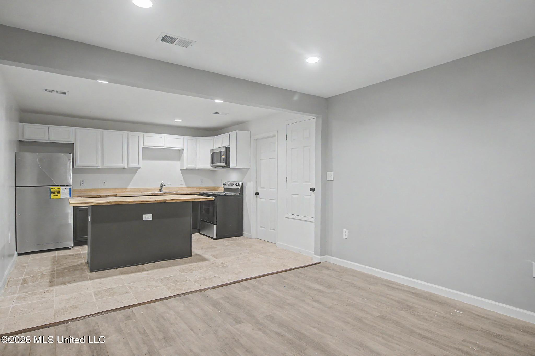 9424 Daisy Vestry Road, Unit 4 Biloxi, MS 39532 - Photo 3 of 16 Unit 4 (1)