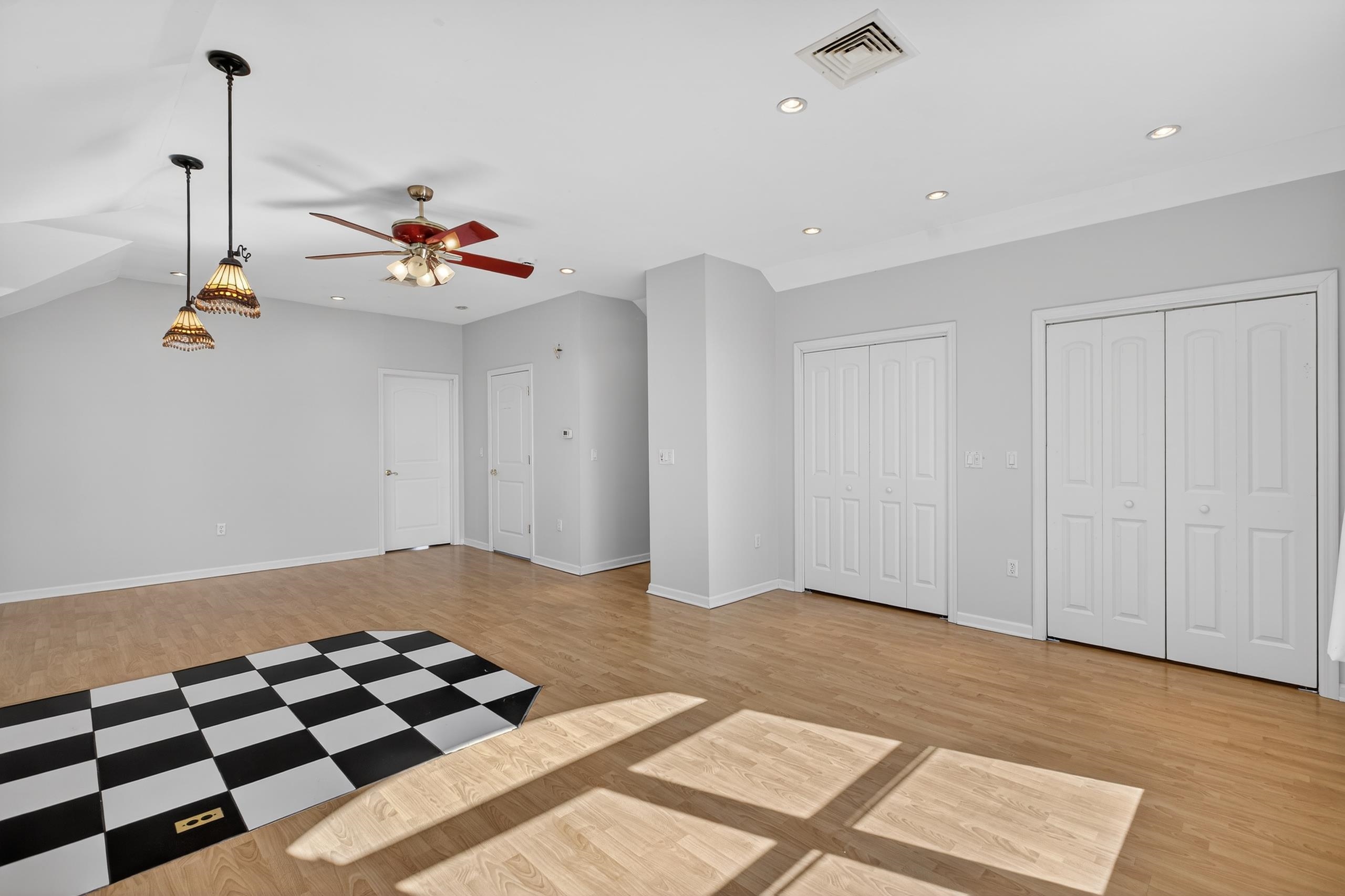 33 Georgia Drive Wayne, NJ 07470 - Photo 21 of 36 a very nice looking room with a bed