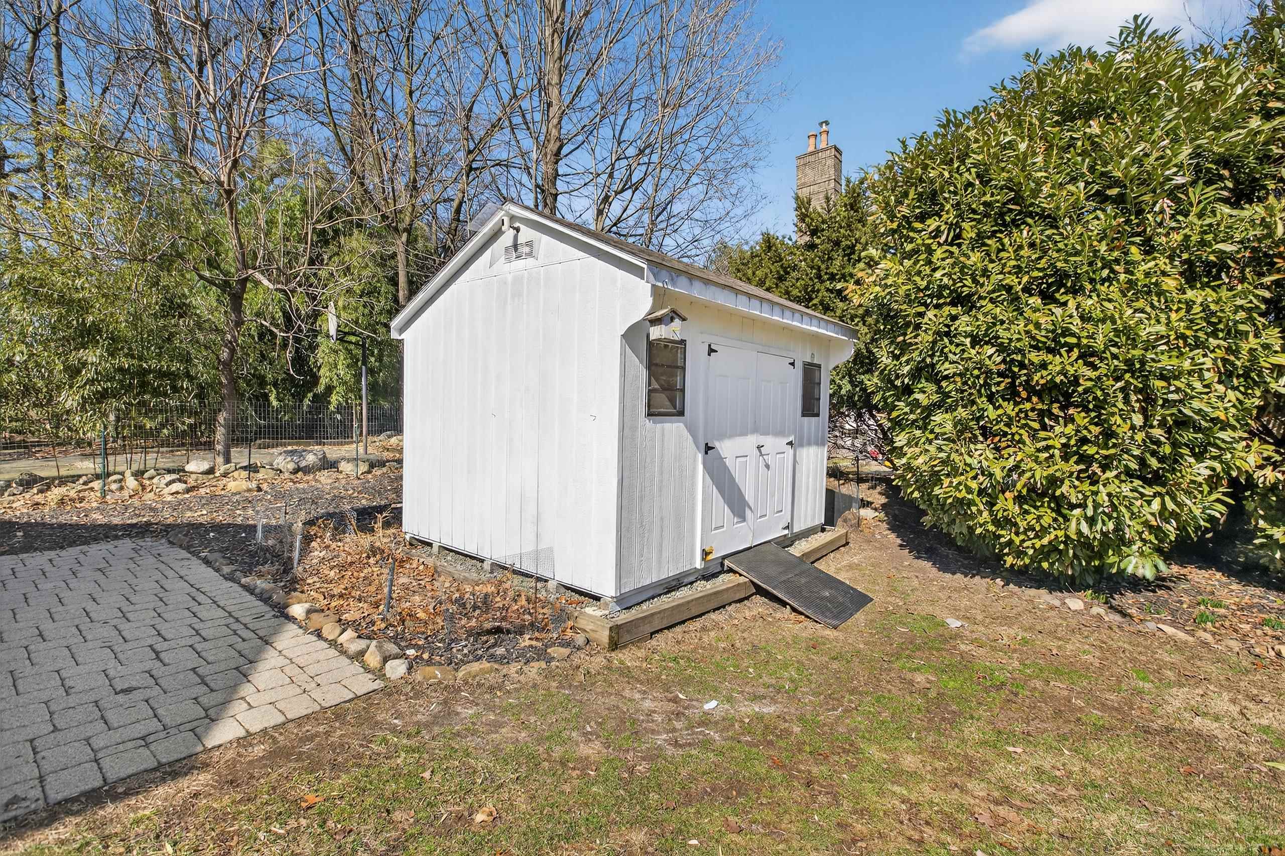 33 Georgia Drive Wayne, NJ 07470 - Photo 32 of 36 a view of a backyard