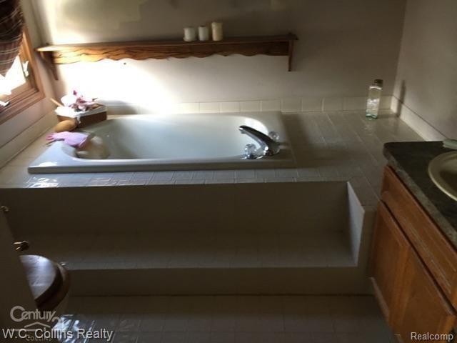 992 River Mist Drive Rochester, MI 48307 - Photo 26 of 42 26.JPG
