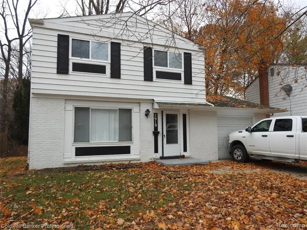 $99,900 | 5919 Western Road, Flint, MI 48506