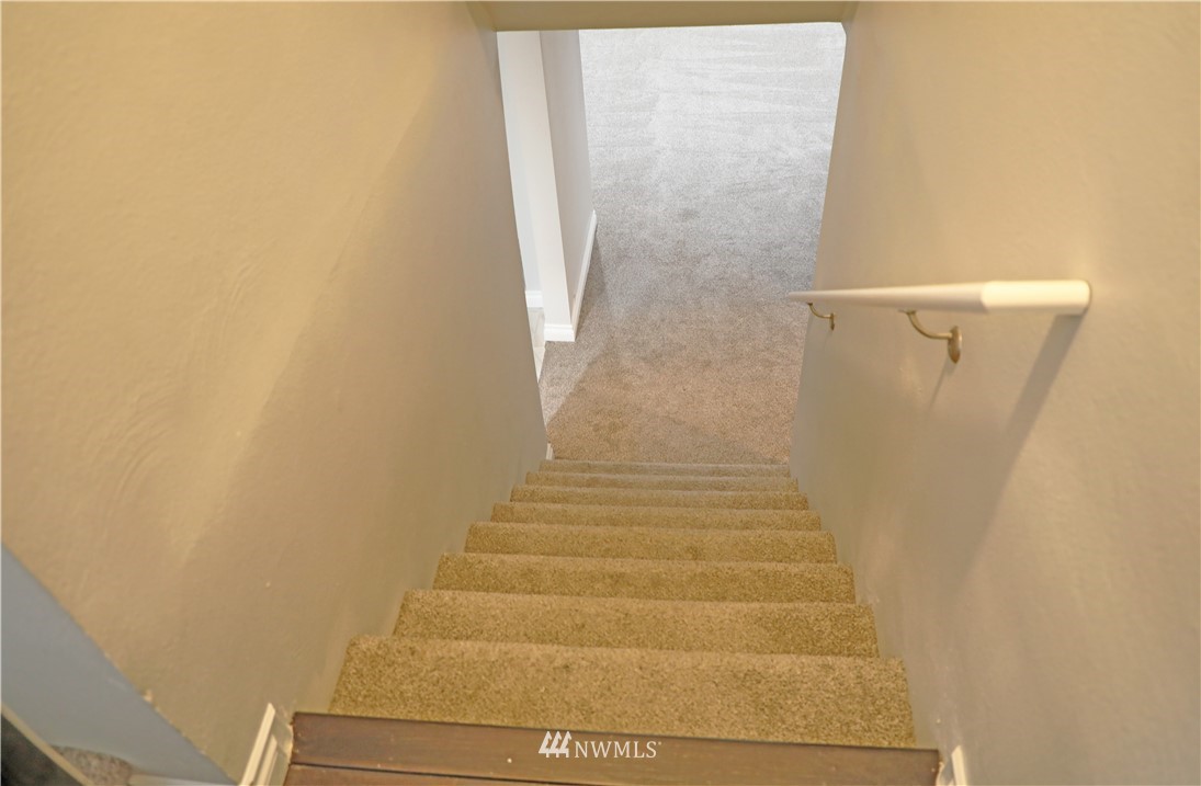 512 Wells Avenue North Renton, WA 98057 - Photo 19 of 25