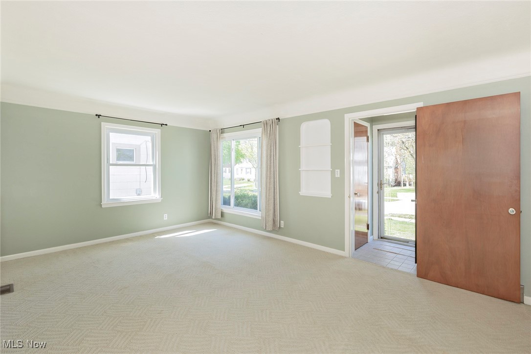 1119 Gordon Road Lyndhurst, OH 44124 - Photo 5 of 50