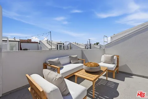 $995,000 | 3306 Aria Lane, Los Angeles, CA 90034