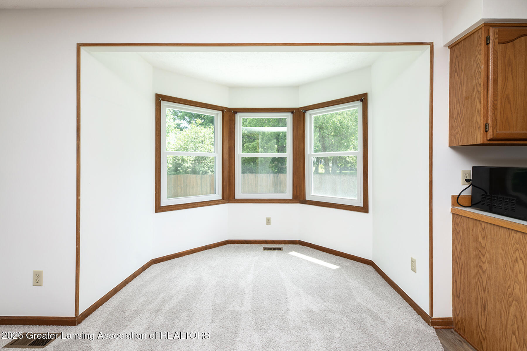 2620 Grovenburg Road Lansing, MI 48911 - Photo 9 of 39 09