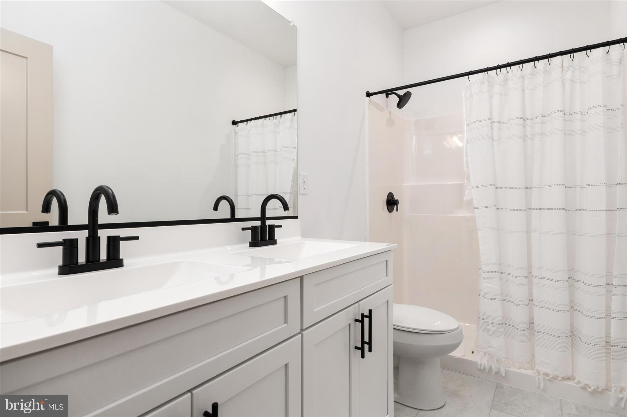 11473 Holly Road Ridgely, MD 21660 - Photo 25 of 38 Primary Suite
