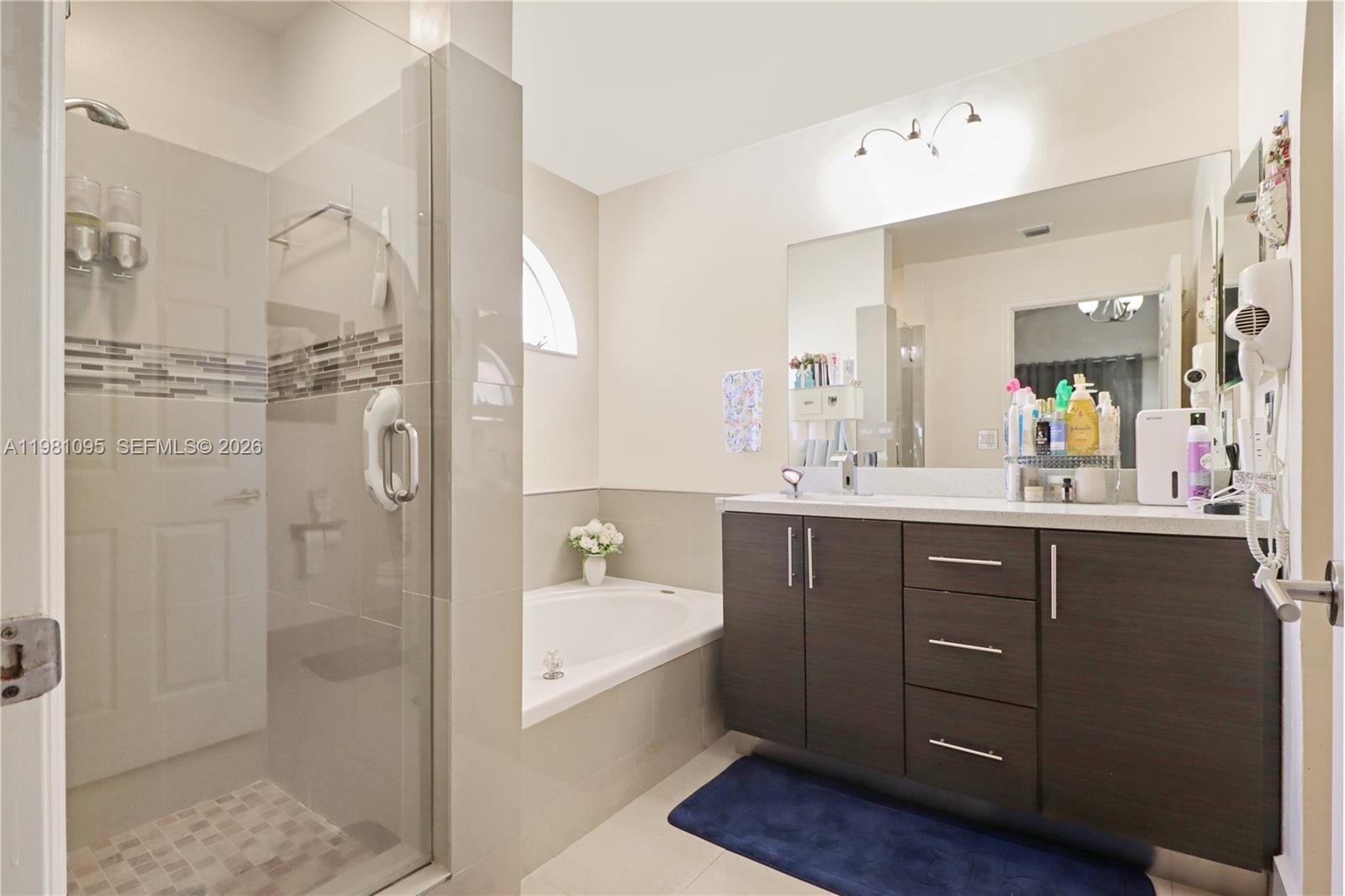 8070 Southwest 157th Place Miami, FL 33193 - Photo 15 of 27