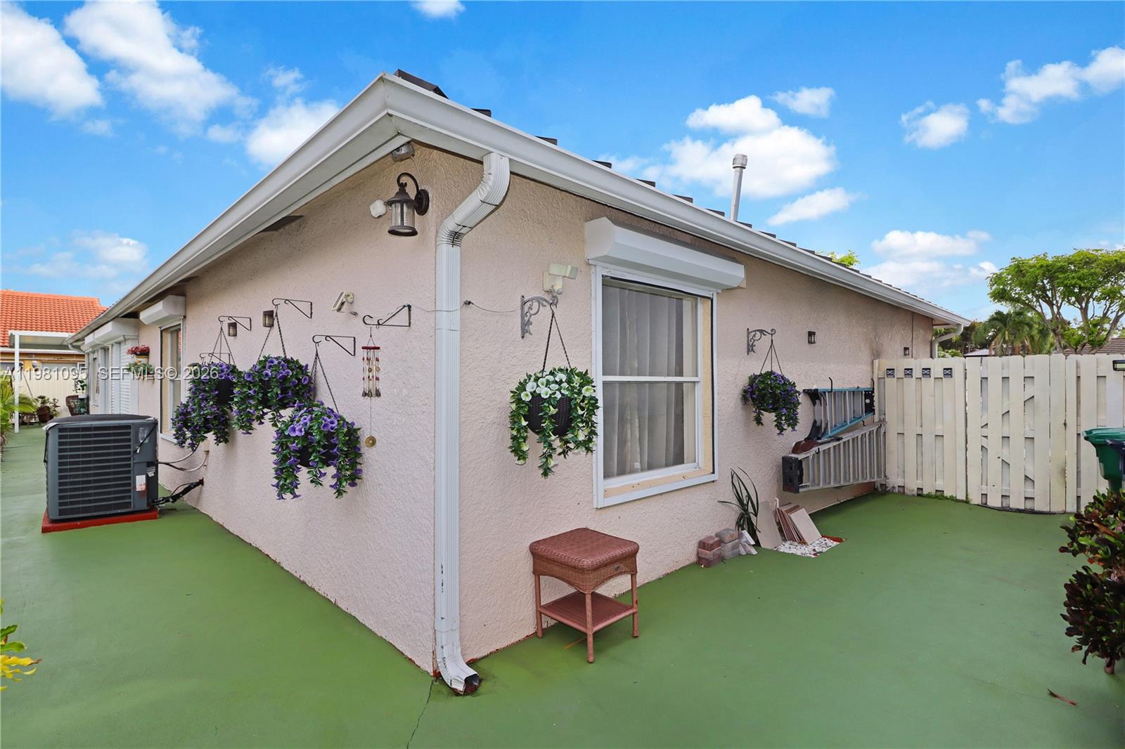 8070 Southwest 157th Place Miami, FL 33193 - Photo 25 of 27