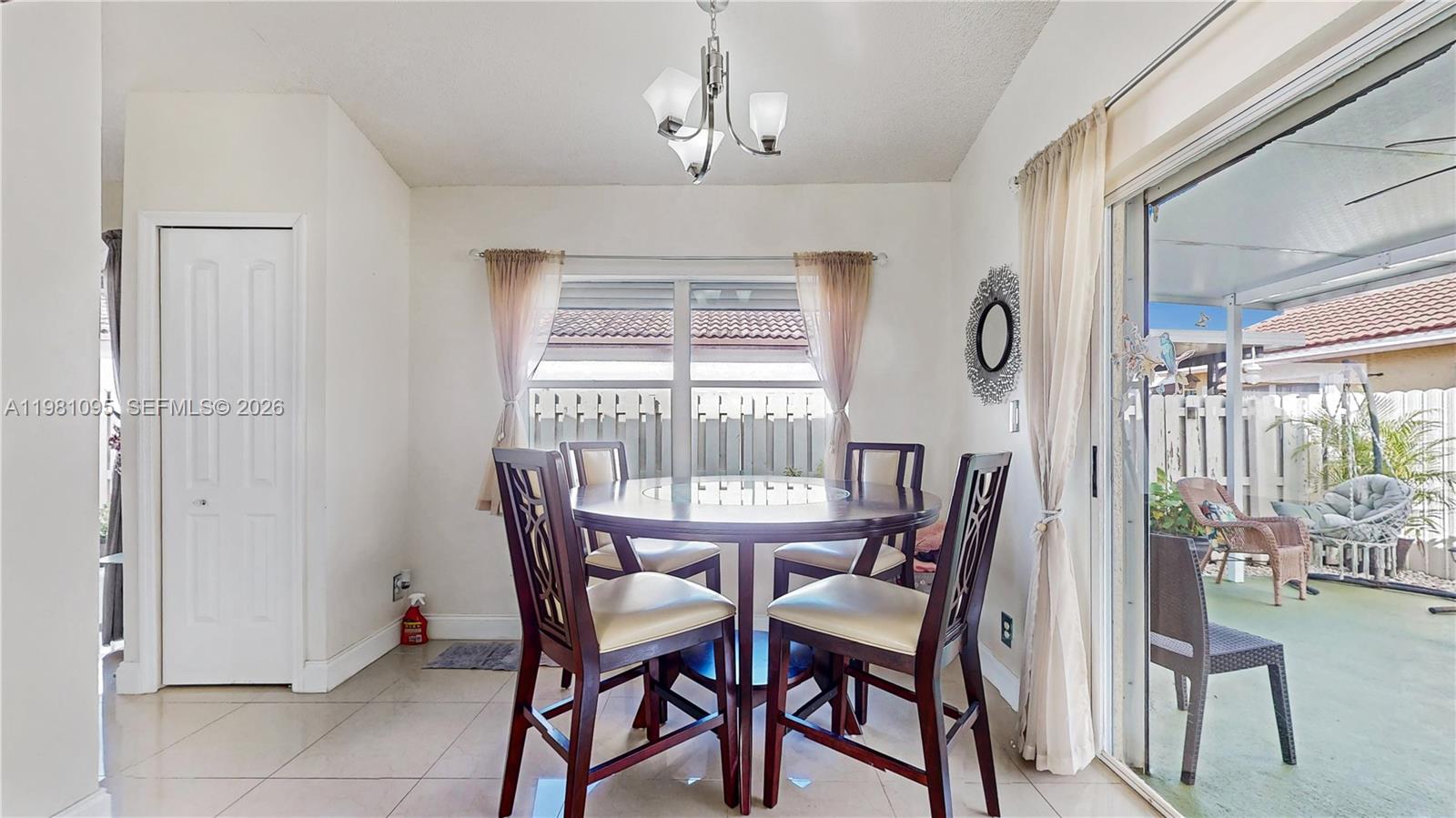 8070 Southwest 157th Place Miami, FL 33193 - Photo 9 of 27
