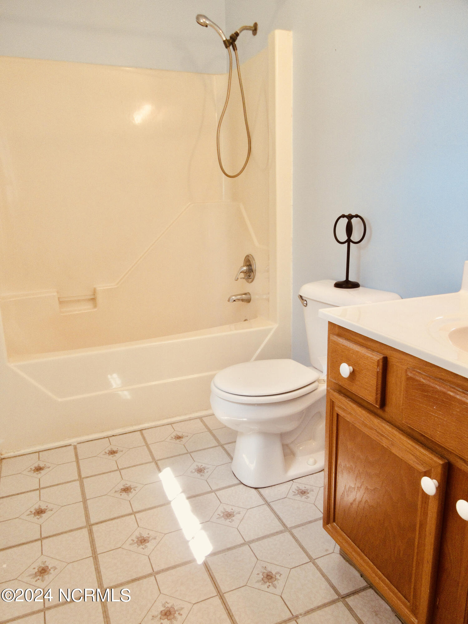 318 Maple Road Currituck, NC 27929 - Photo 13 of 18 Primary Bathroom