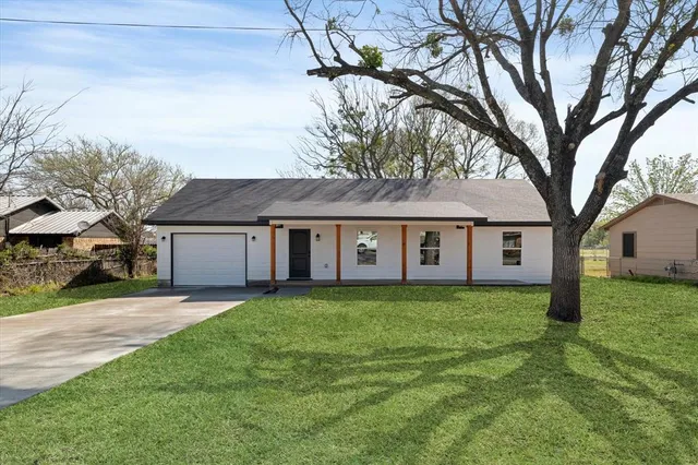 $309,900 | 311 Church Street, Collinsville, TX 76233