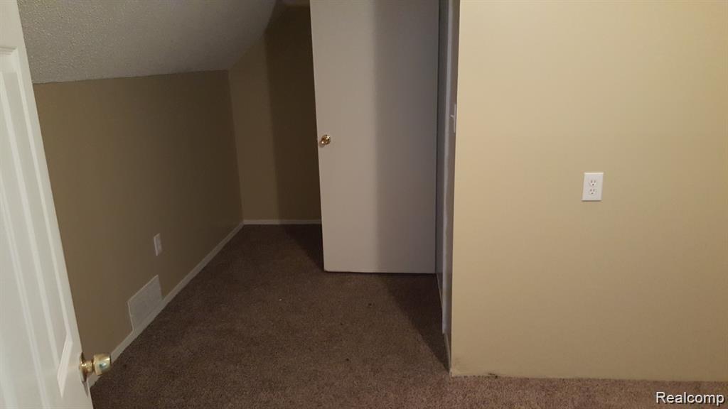 14876 Strathmoor Street Detroit, MI 48227 - Photo 3 of 14