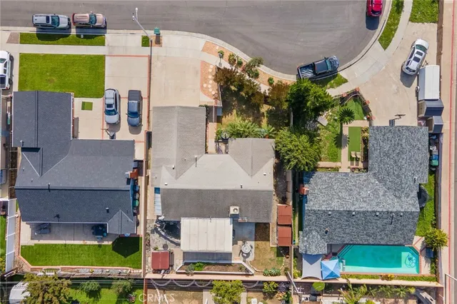 $1,080,000 | 6021 Ivory Circle, Huntington Beach, CA 92647