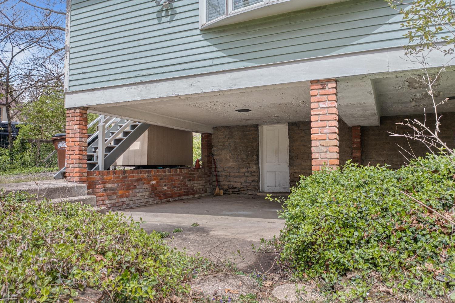 325 Reily Road Wyoming, OH 45215 - Photo 7 of 44