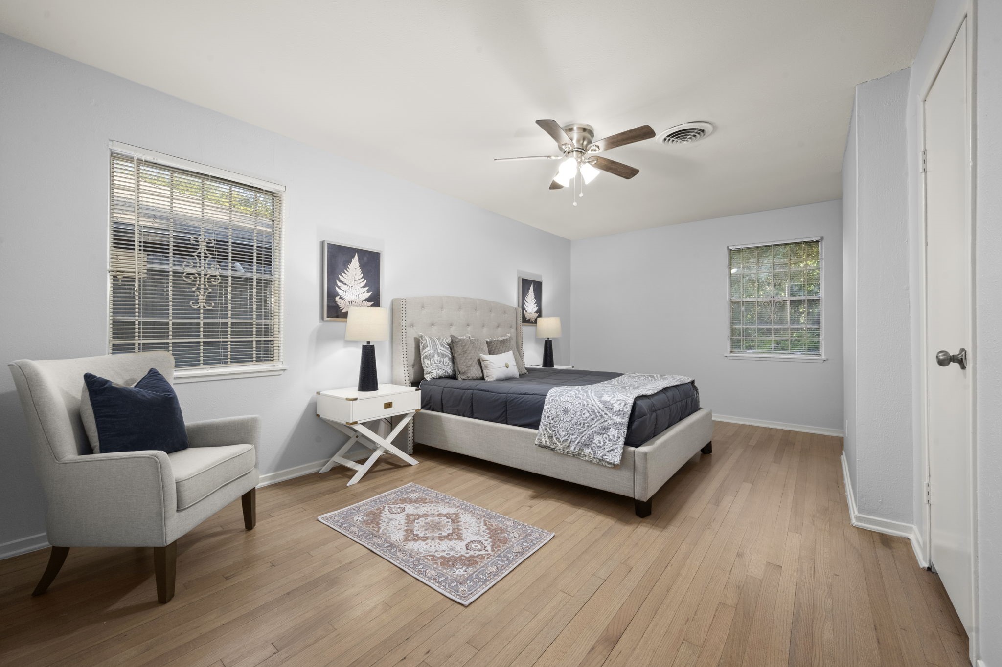 4326 Akard Street Houston, TX 77047 - Photo 21 of 43 a living room with furniture and a window