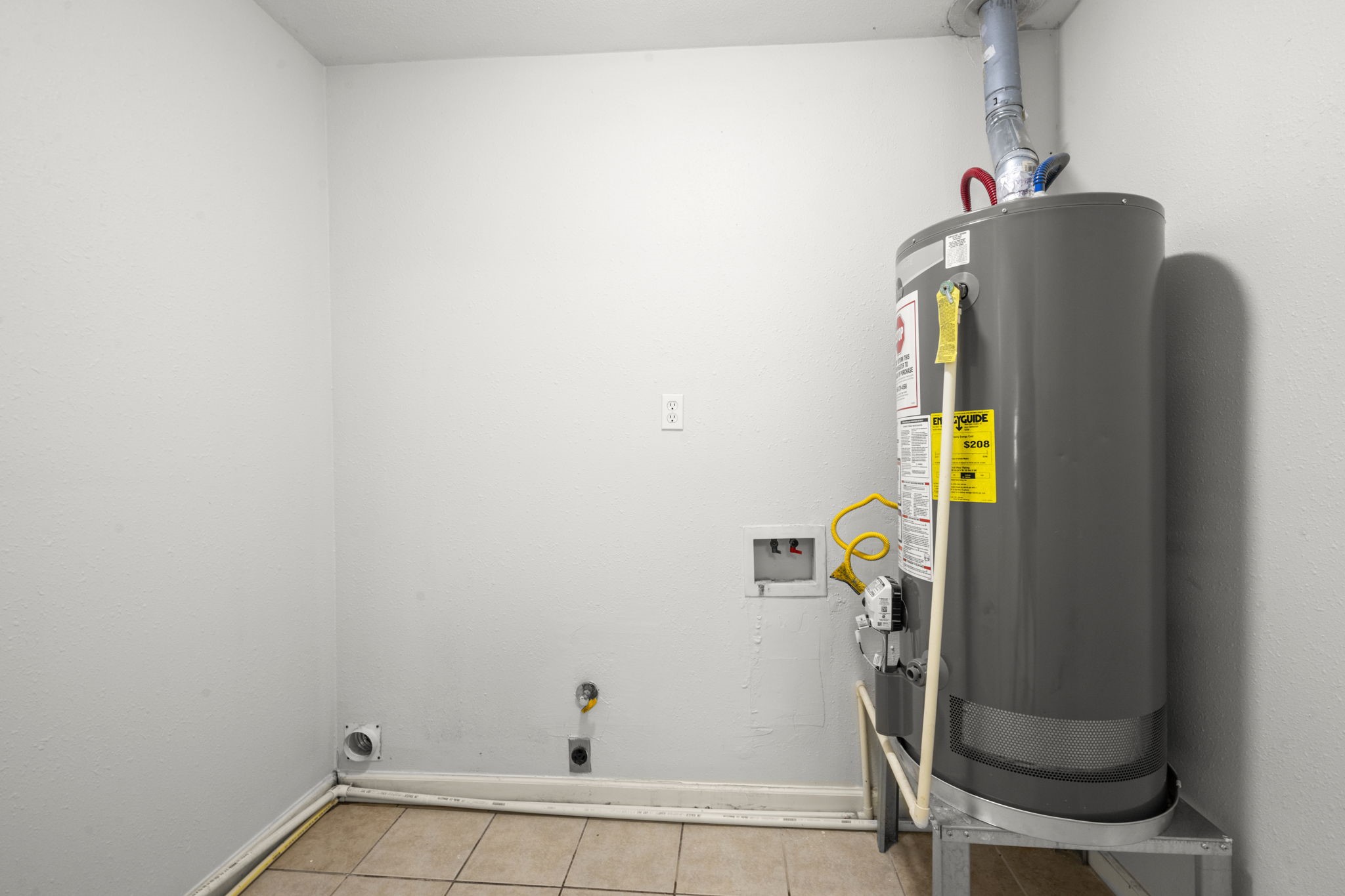 4326 Akard Street Houston, TX 77047 - Photo 35 of 43 a bathroom with a sink and mirror
