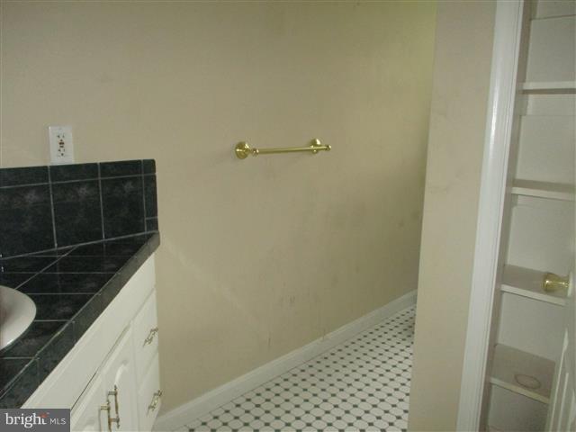 4 Orville Road Baltimore, MD 21221 - Photo 15 of 25 Bath