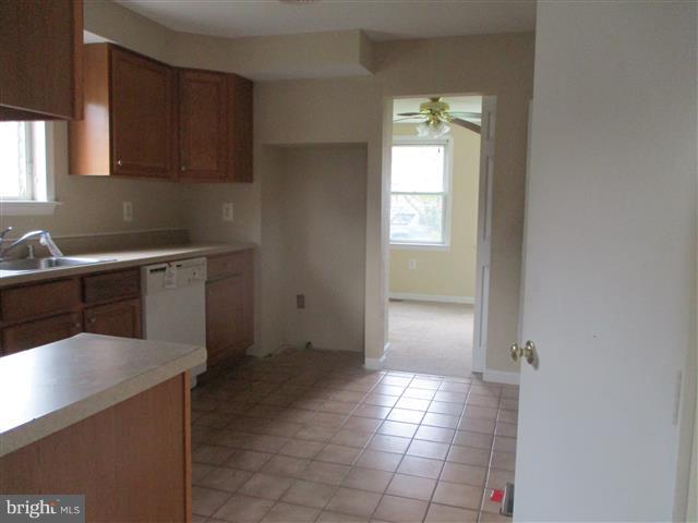 4 Orville Road Baltimore, MD 21221 - Photo 6 of 25 Living Room