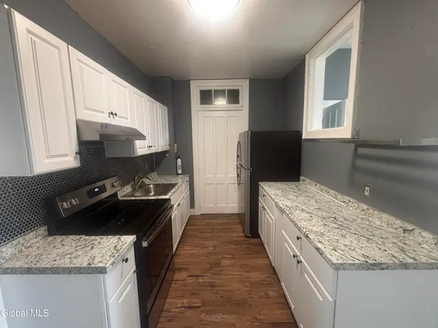 $1,400 | 17 Ash Grove Place, Unit 4, Albany, NY 12202