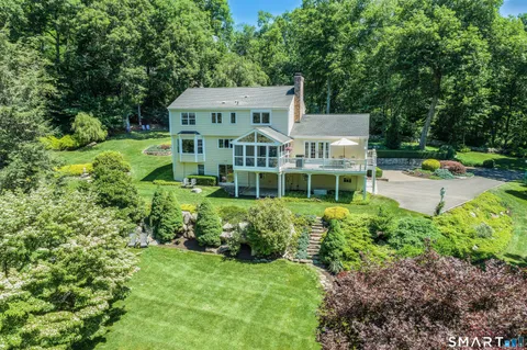 $1,750,000 | 15 Hull Place, Ridgefield, CT 06877