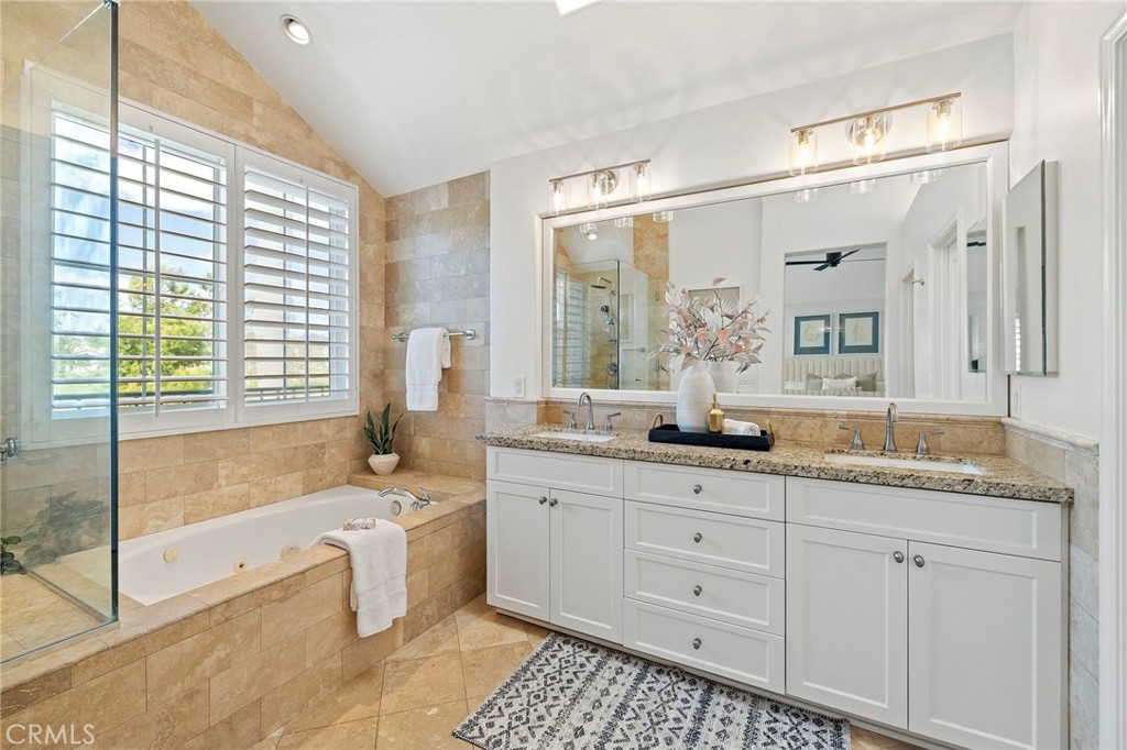13013 Maxwell Drive Tustin, CA 92782 - Photo 22 of 41 Primary Ensuite Bathroom