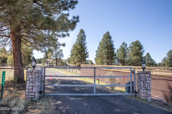 $1,879,000 | 13428 Keith Drive, Parks, AZ 86018