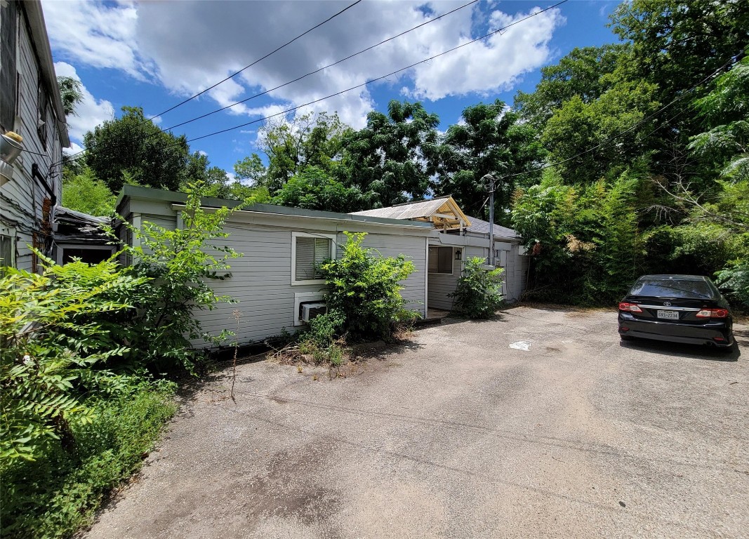 3204 Tom Green Street Austin, TX 78705 - Photo 4 of 18