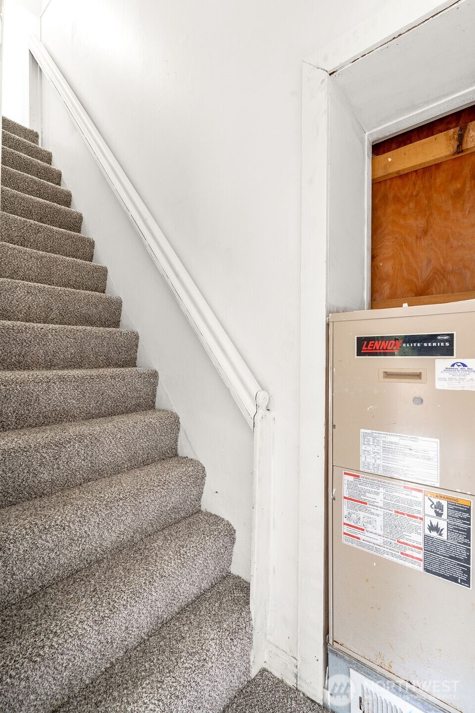 7302 Blaine Road Aberdeen, WA 98520 - Photo 15 of 38 a view of entryway
