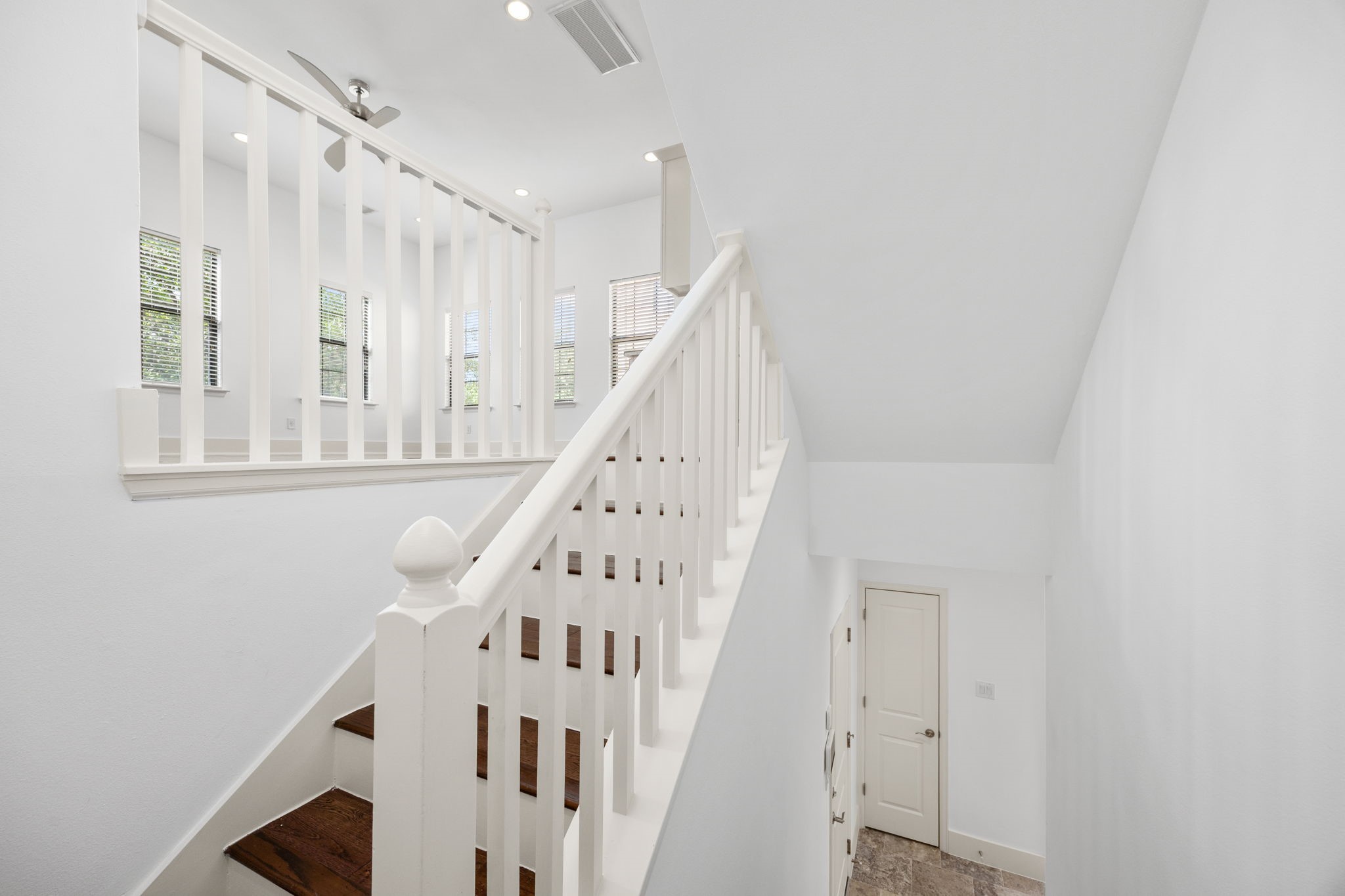 4512 Inker Street, Unit A Houston, TX 77007 - Photo 12 of 39 Stairway to second floor.