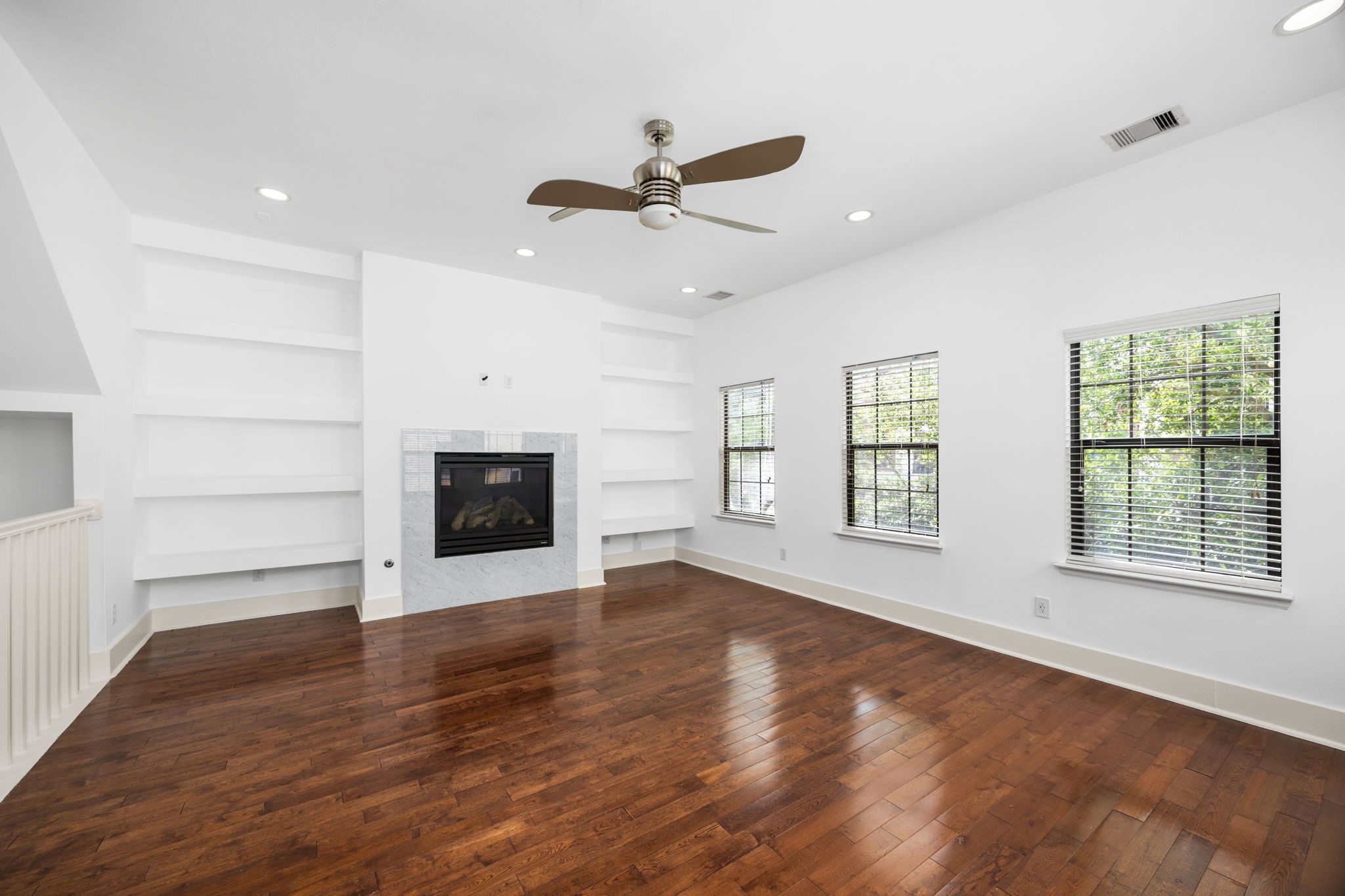 4512 Inker Street, Unit A Houston, TX 77007 - Photo 16 of 39 Second floor: Carrara marble gas burning fireplace.