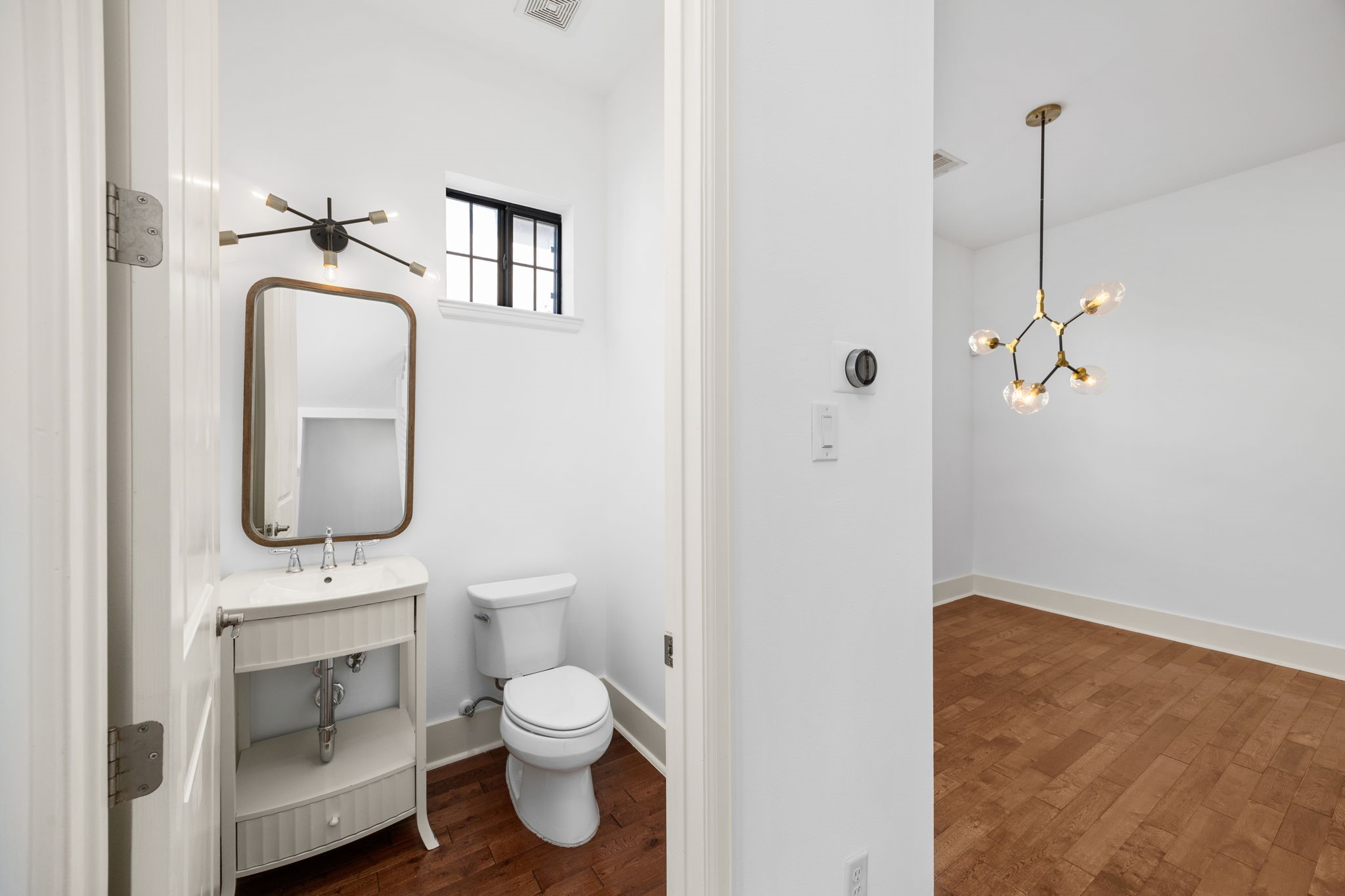 4512 Inker Street, Unit A Houston, TX 77007 - Photo 19 of 39 Second floor: Half bath.