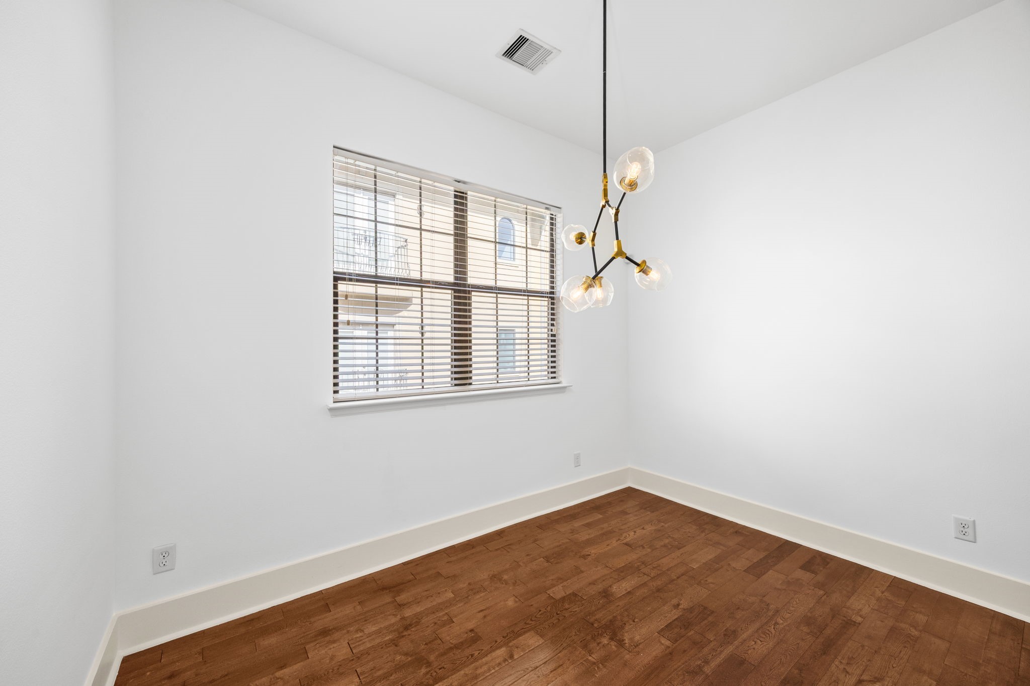 4512 Inker Street, Unit A Houston, TX 77007 - Photo 20 of 39 Second floor: Dining room, adjacent to kitchen.