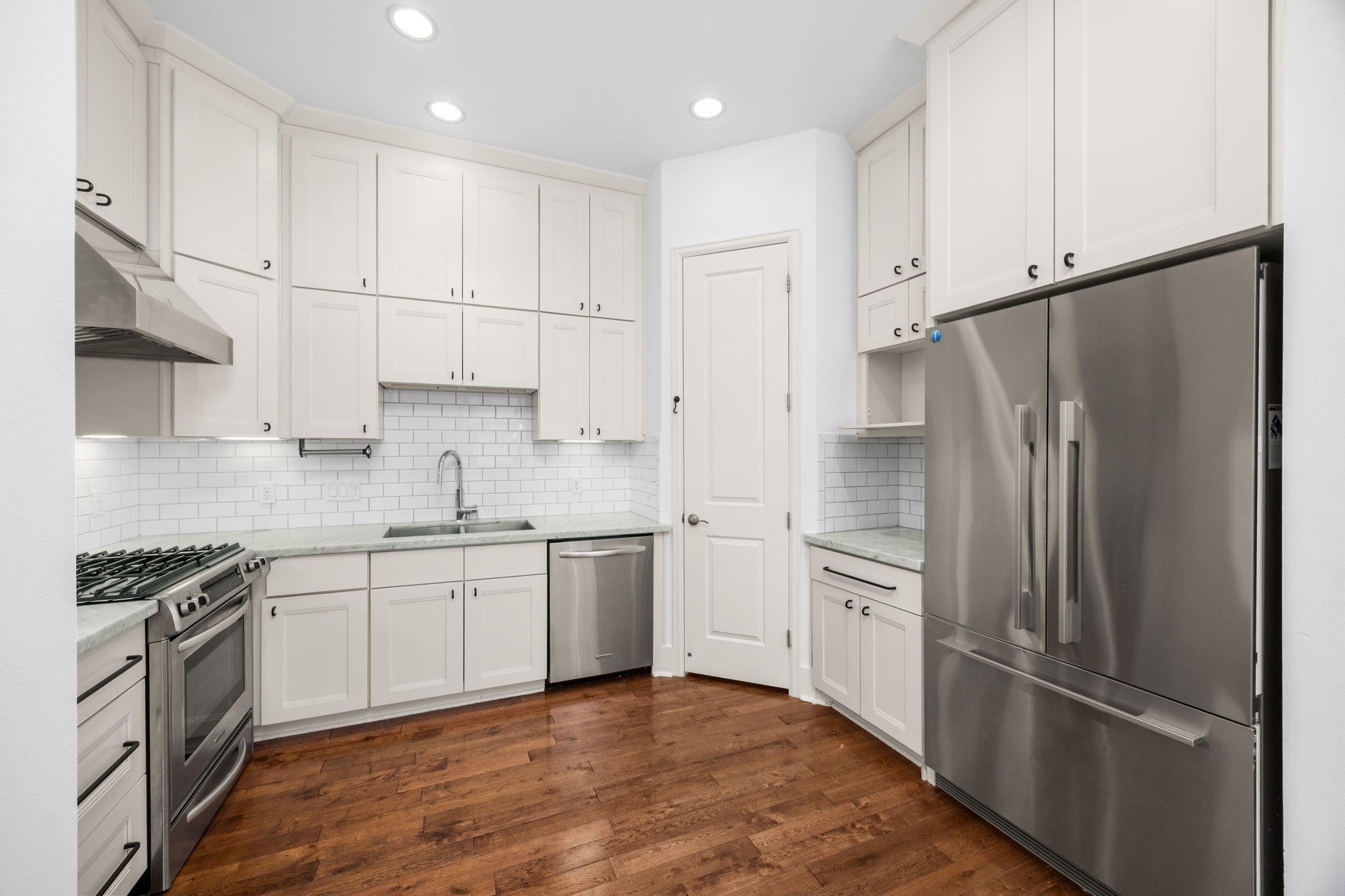 4512 Inker Street, Unit A Houston, TX 77007 - Photo 23 of 39 Second floor: Kitchen has plenty of storage.