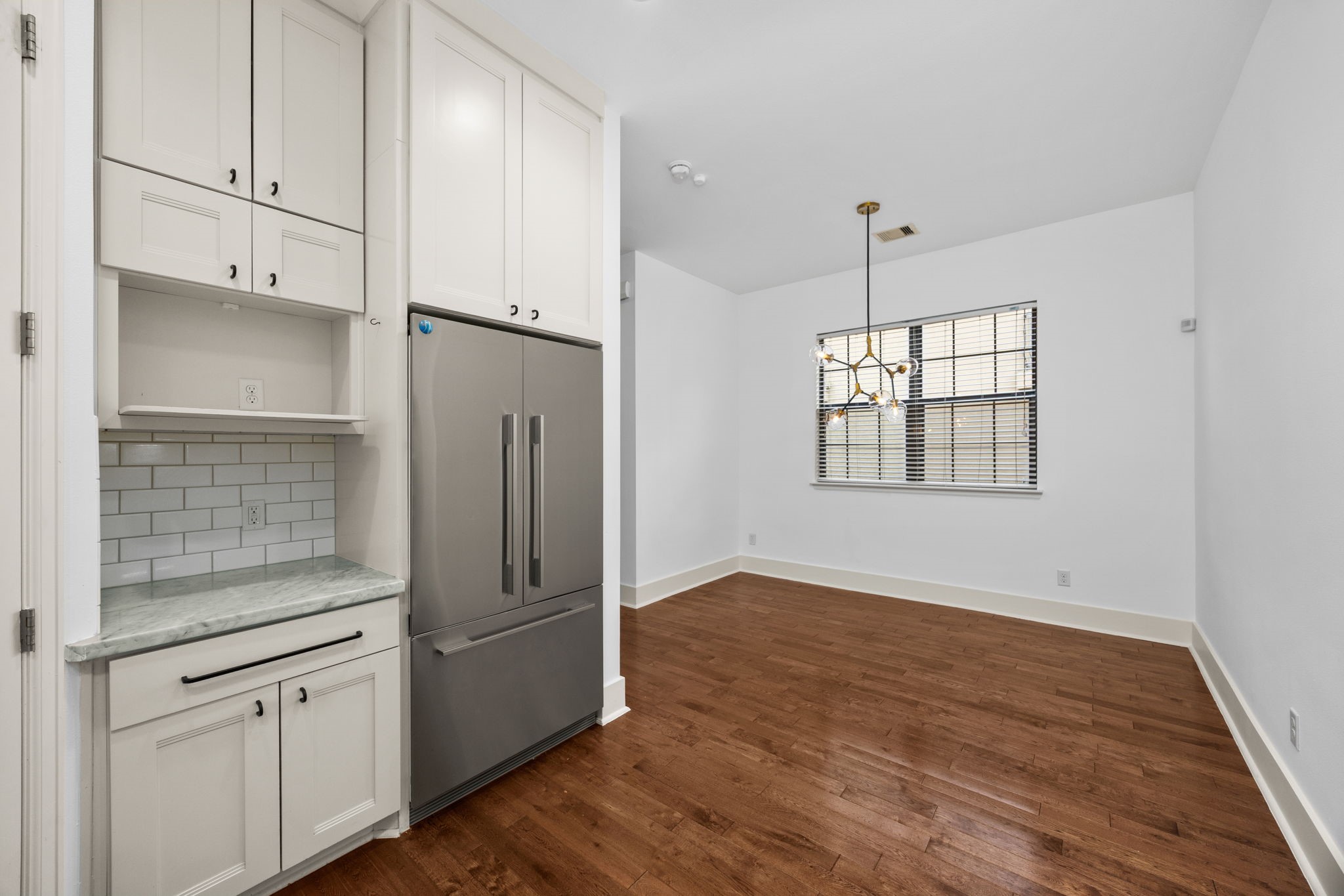 4512 Inker Street, Unit A Houston, TX 77007 - Photo 25 of 39 Second floor: Kitchen has plenty of storage.