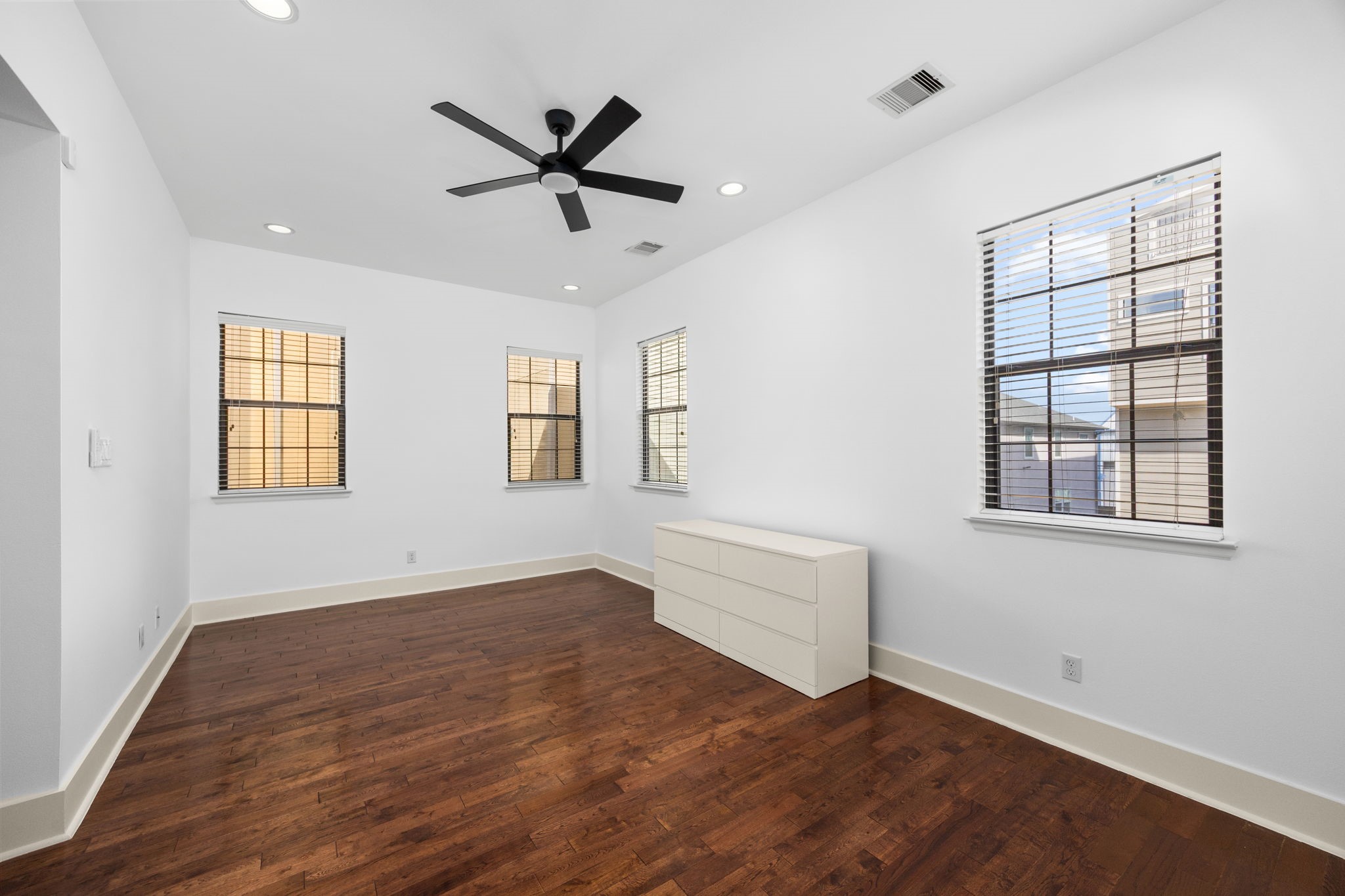 4512 Inker Street, Unit A Houston, TX 77007 - Photo 26 of 39 Second floor: Primary bedroom.