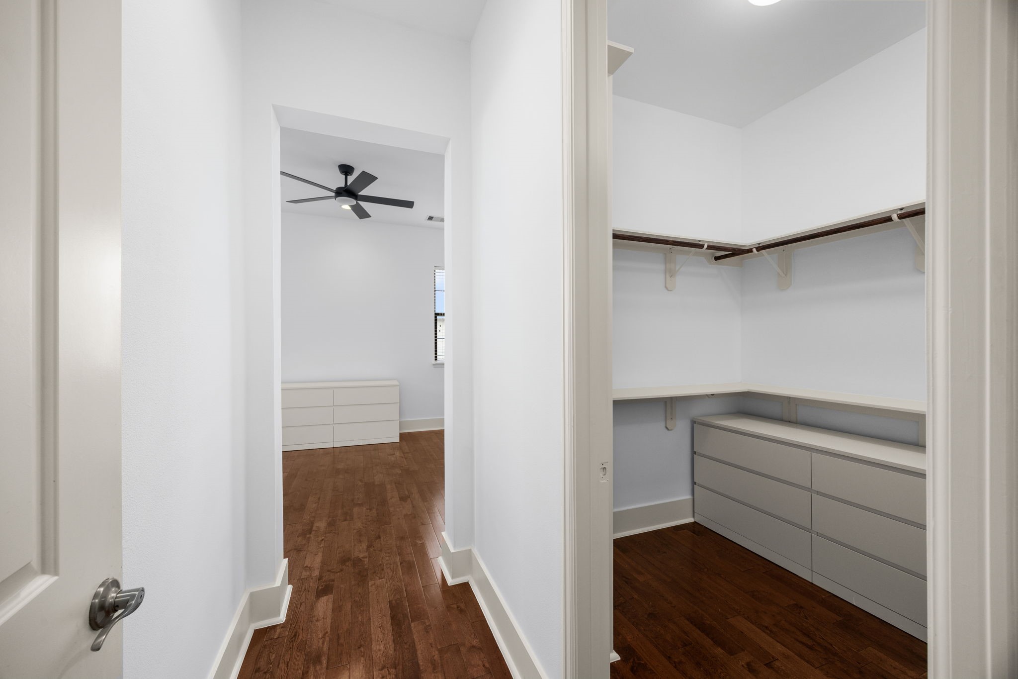 4512 Inker Street, Unit A Houston, TX 77007 - Photo 28 of 39 Second Floor: Primary closet.