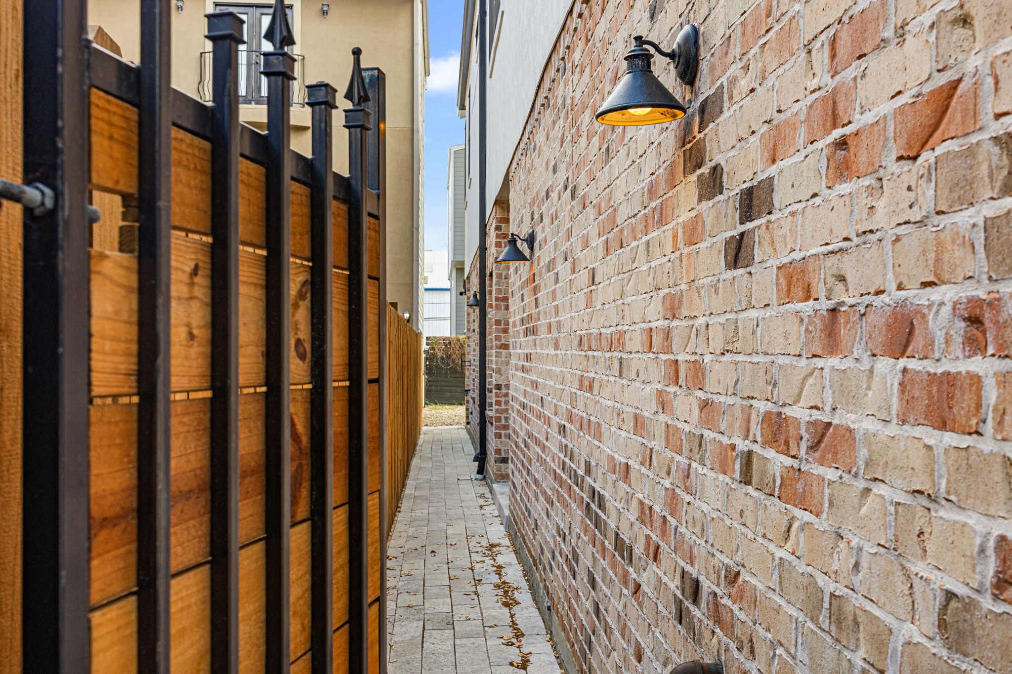 4512 Inker Street, Unit A Houston, TX 77007 - Photo 3 of 39 Gated entrance to the front door.
