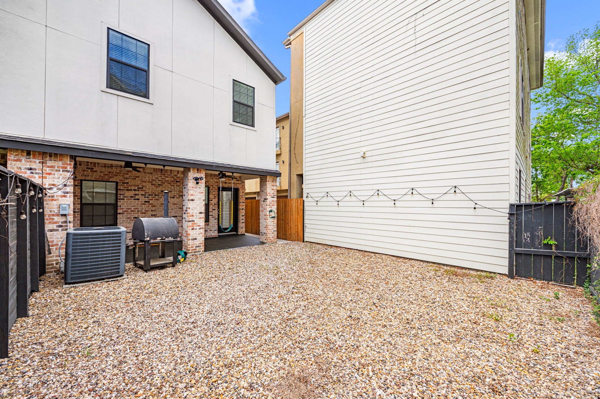 4512 Inker Street, Unit A Houston, TX 77007 - Photo 39 of 39 Private backyard.