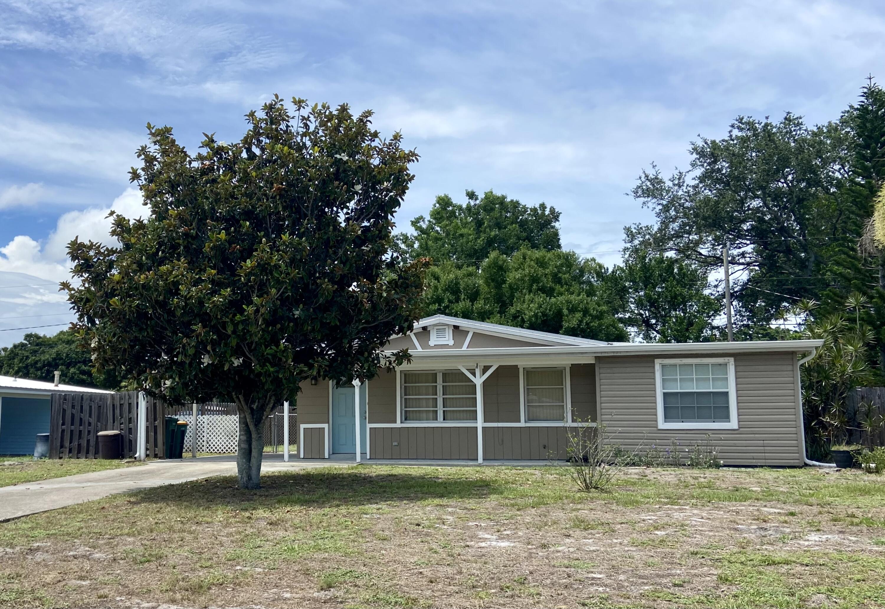 2544 Coventry Road Melbourne, FL 32935 - Photo 1 of 16 Coventry front of house