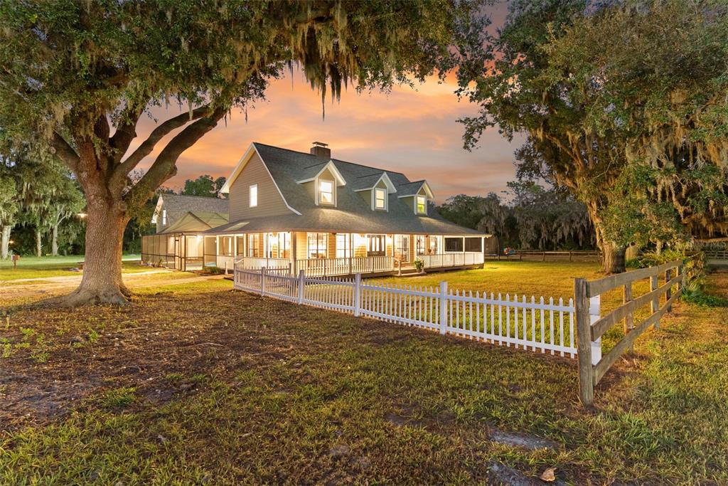 908 Pelote Cemetery Road Lithia, FL 33547 - Photo 4 of 77 Gallery Image 4