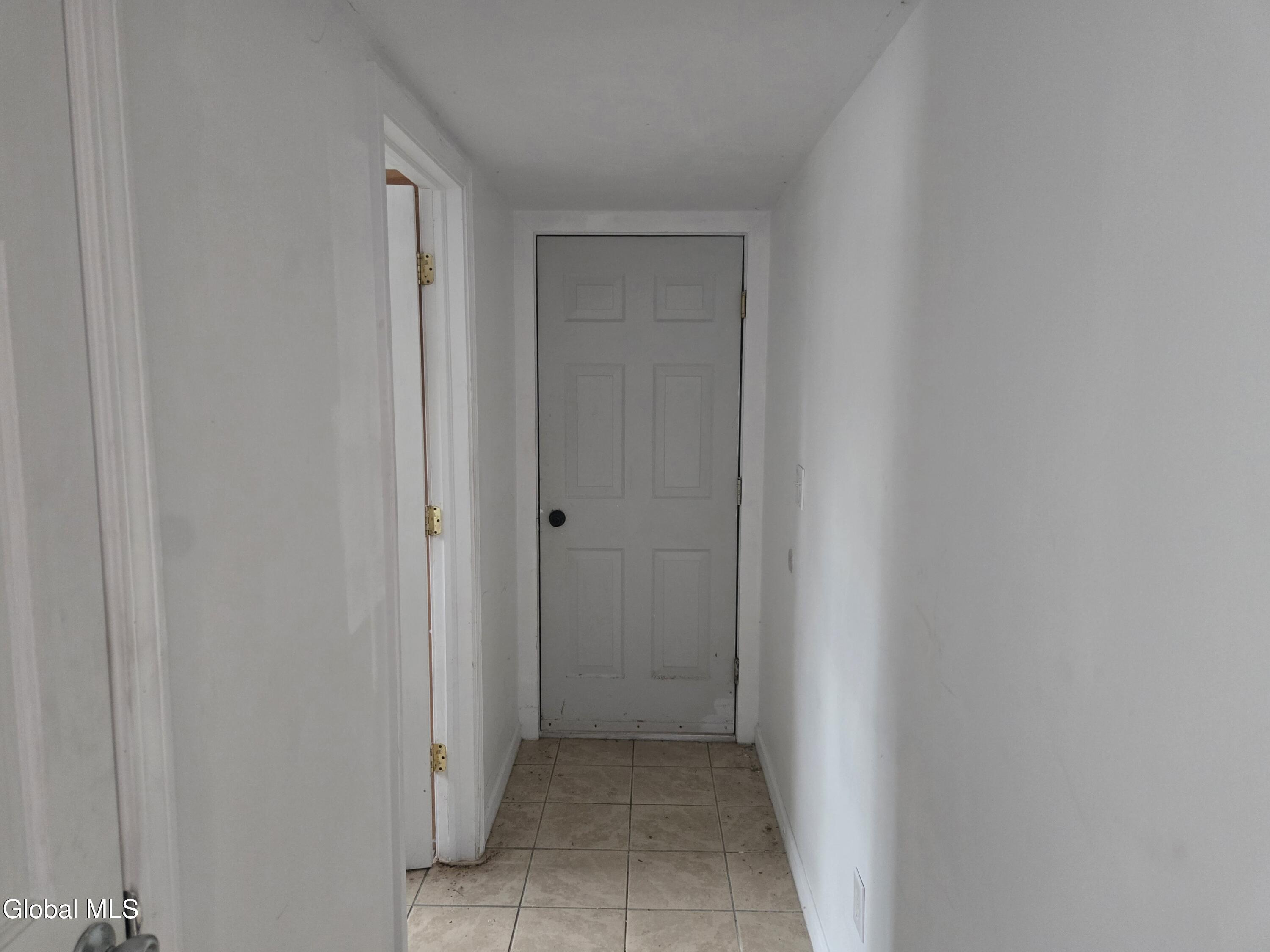 627 Englemore Road Clifton Park, NY 12065 - Photo 21 of 44 20260410_161622