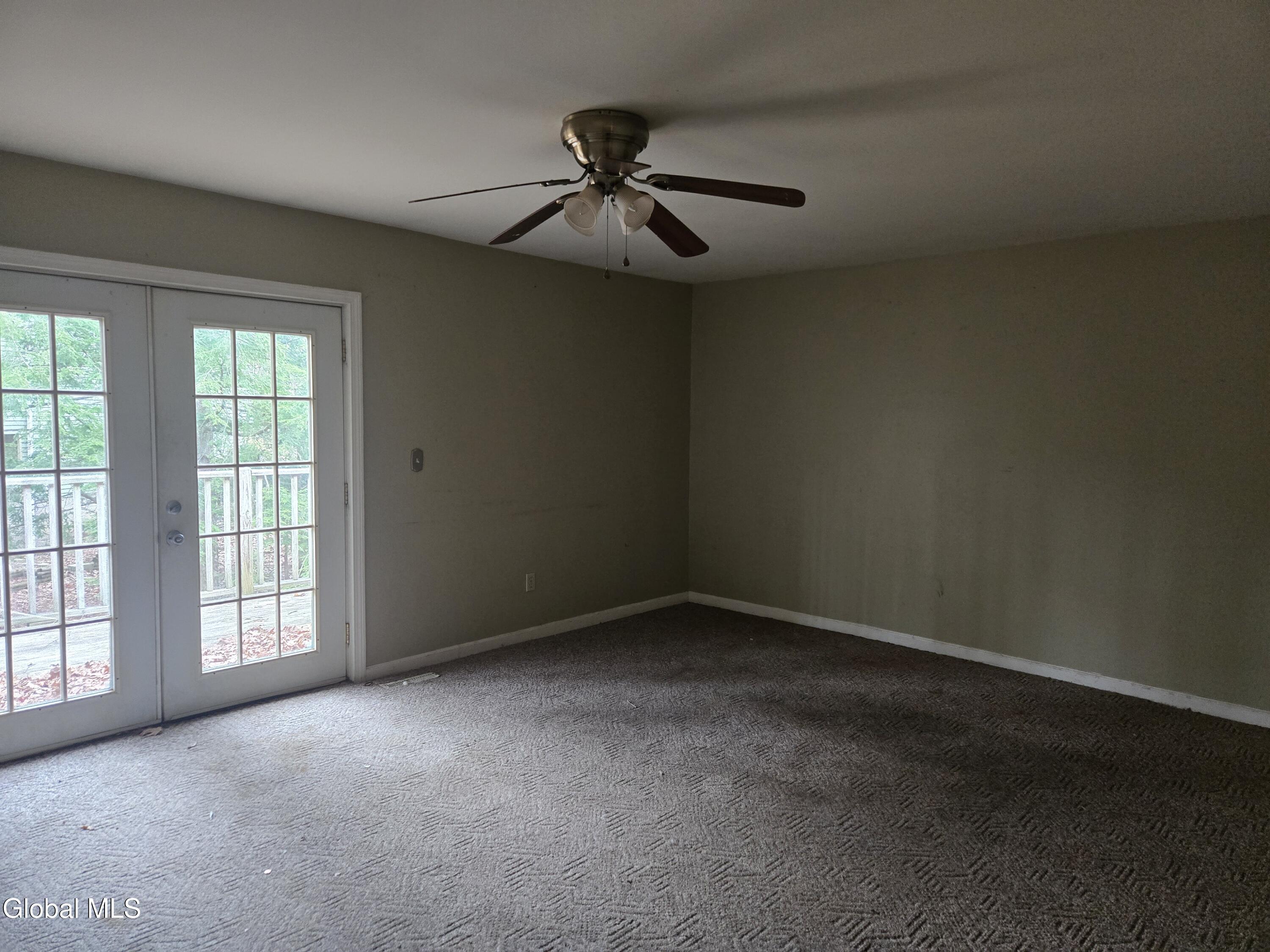 627 Englemore Road Clifton Park, NY 12065 - Photo 31 of 44 20260410_162057