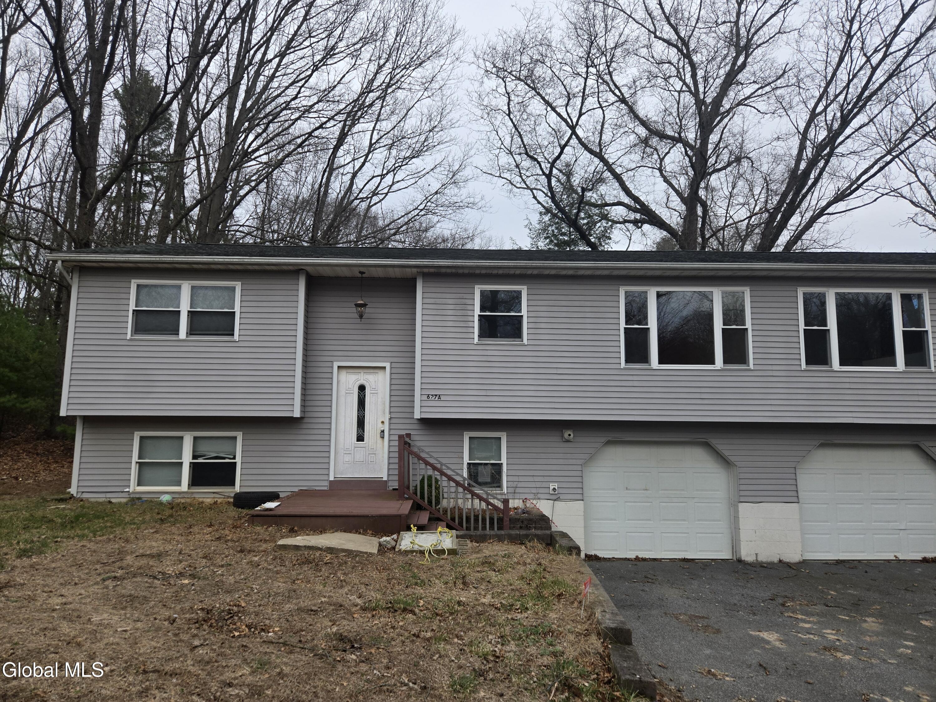 627 Englemore Road Clifton Park, NY 12065 - Photo 4 of 44 20260410_163919