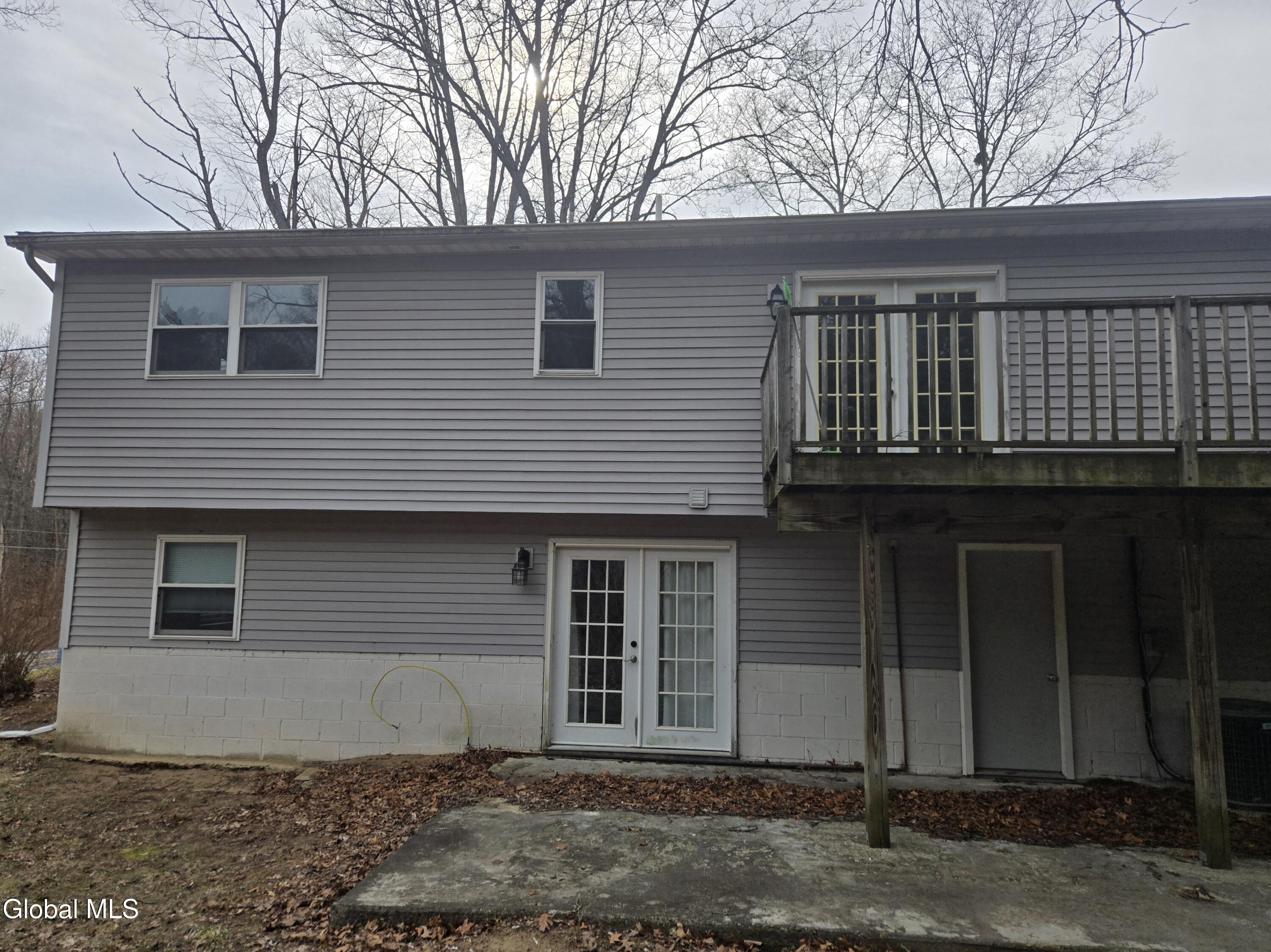 627 Englemore Road Clifton Park, NY 12065 - Photo 8 of 44 20260410_164133
