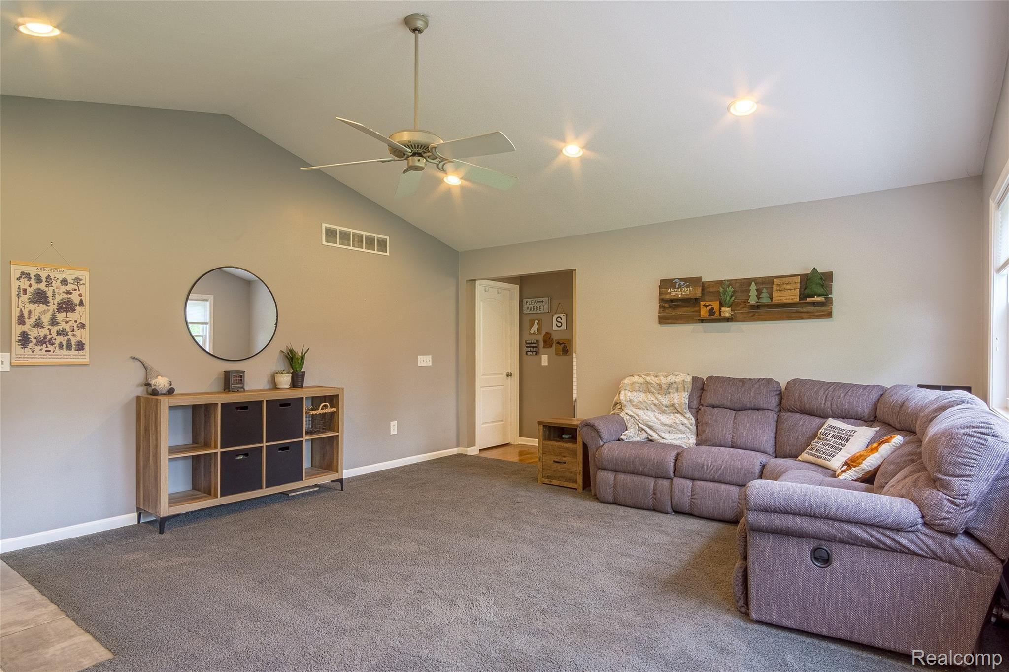 8419 Duffield Road Gaines, MI 48436 - Photo 9 of 21 Interiors (15 of 28).jpg